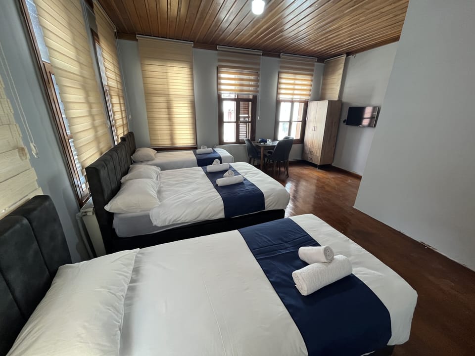 Family Quadruple Room | Egyptian cotton sheets, premium bedding, soundproofing, free WiFi