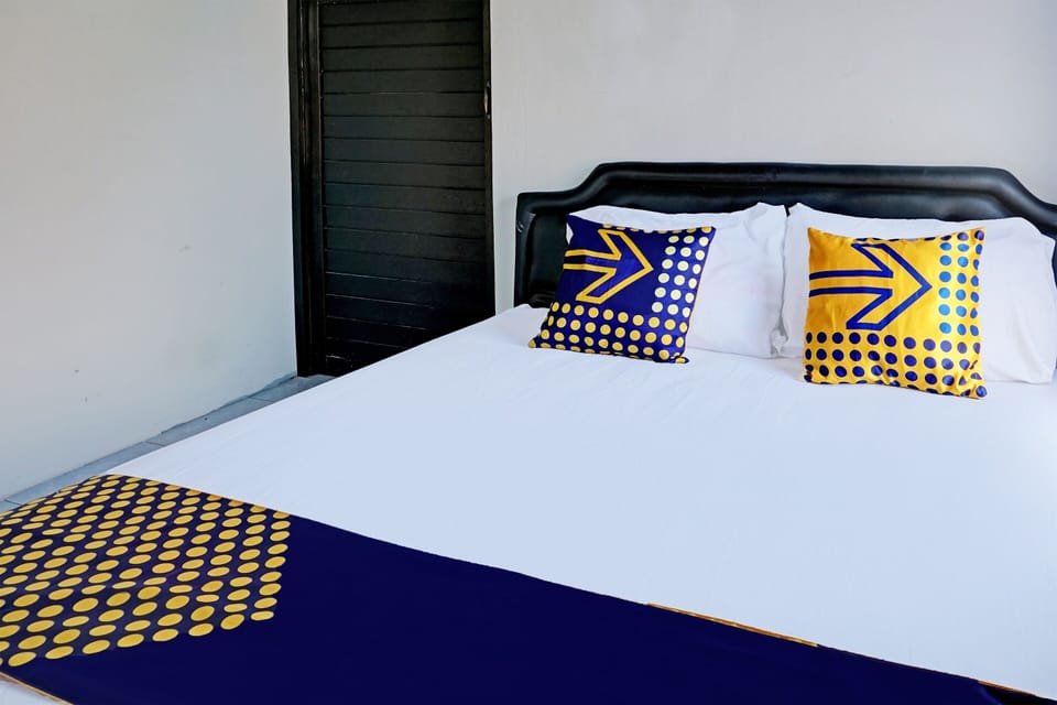 Economy Double Room | Laptop workspace, free WiFi, bed sheets