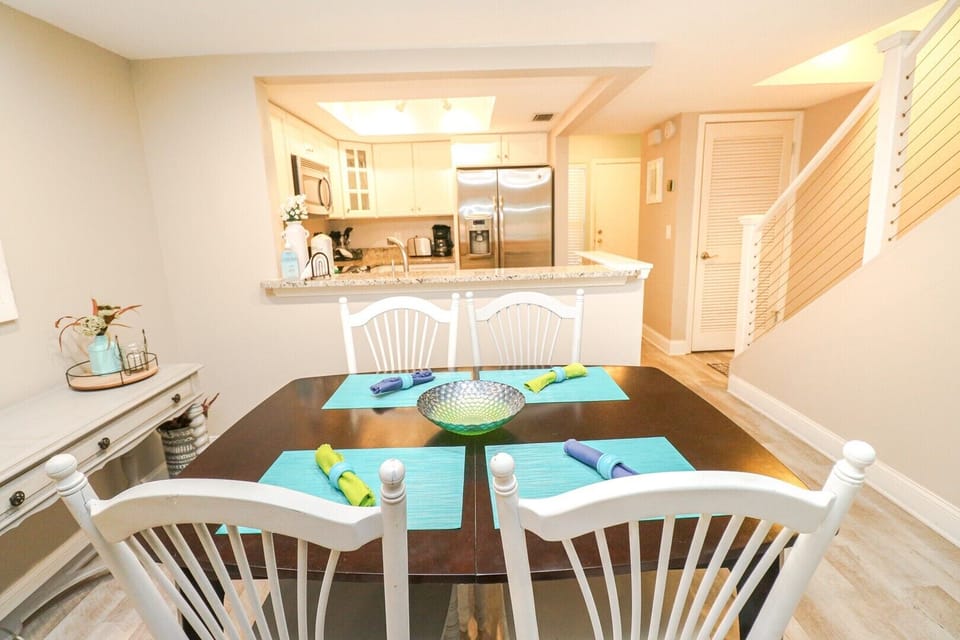 St. Augustine Beach Rentals Dining Area