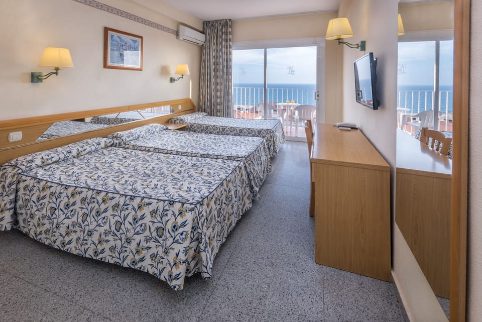 In-room safe, WiFi