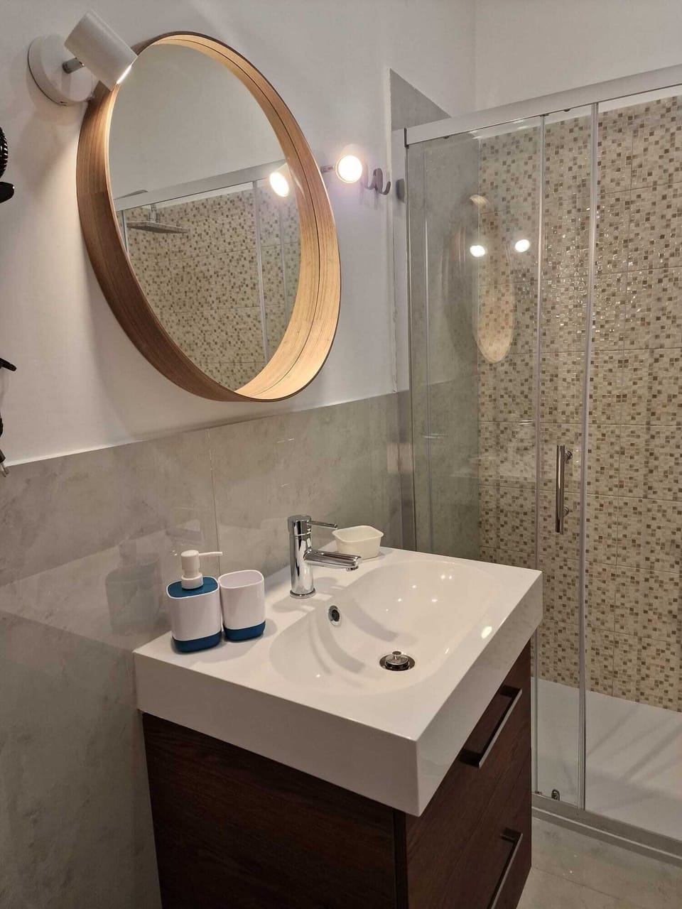 Free toiletries, hair dryer, bidet