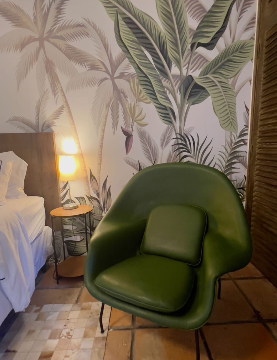 Luxury Room | Minibar, WiFi (free), bed sheets