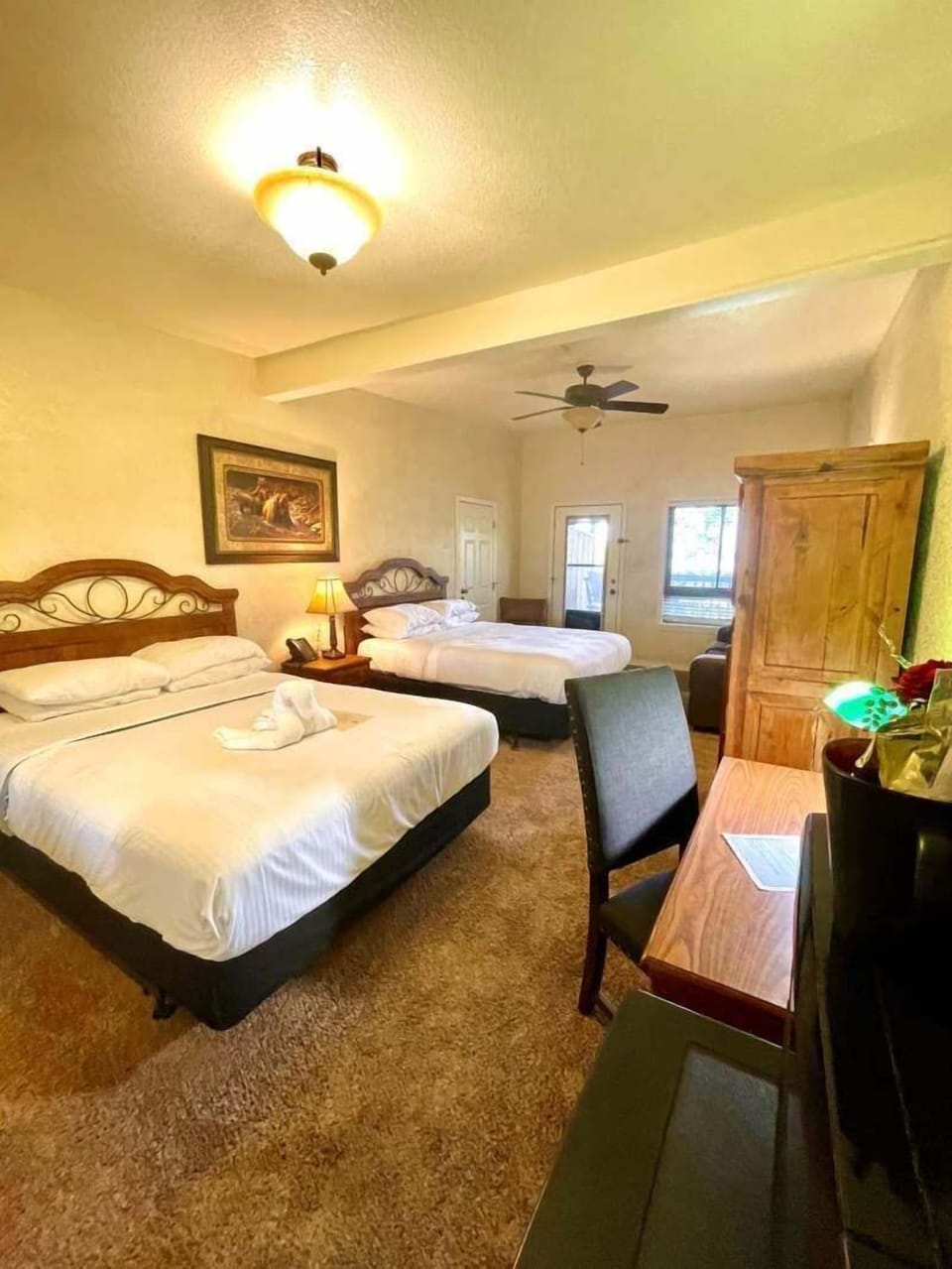 Room, 1 Bedroom | 1 bedroom, iron/ironing board, cribs/infant beds, free WiFi