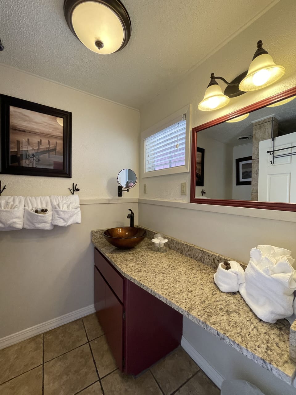 Studio | Bathroom | Towels, shampoo