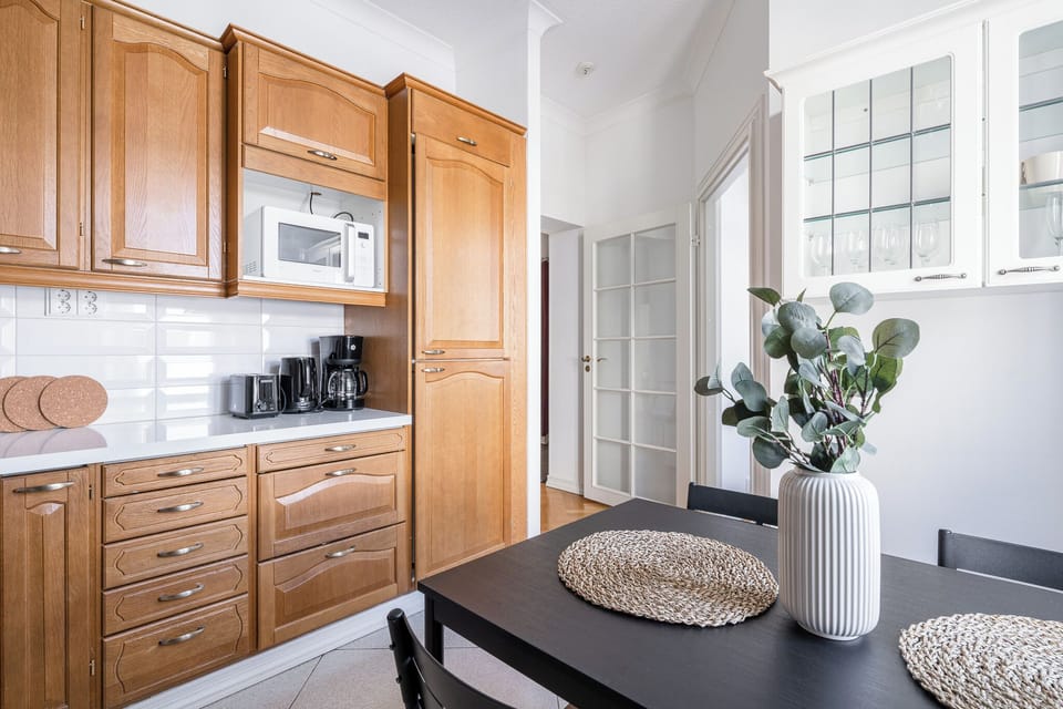 Exclusive Apartment | Private kitchen | Fridge, microwave, oven, stovetop