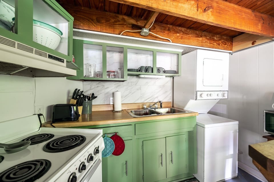 Full size kitchen with all the amenities.