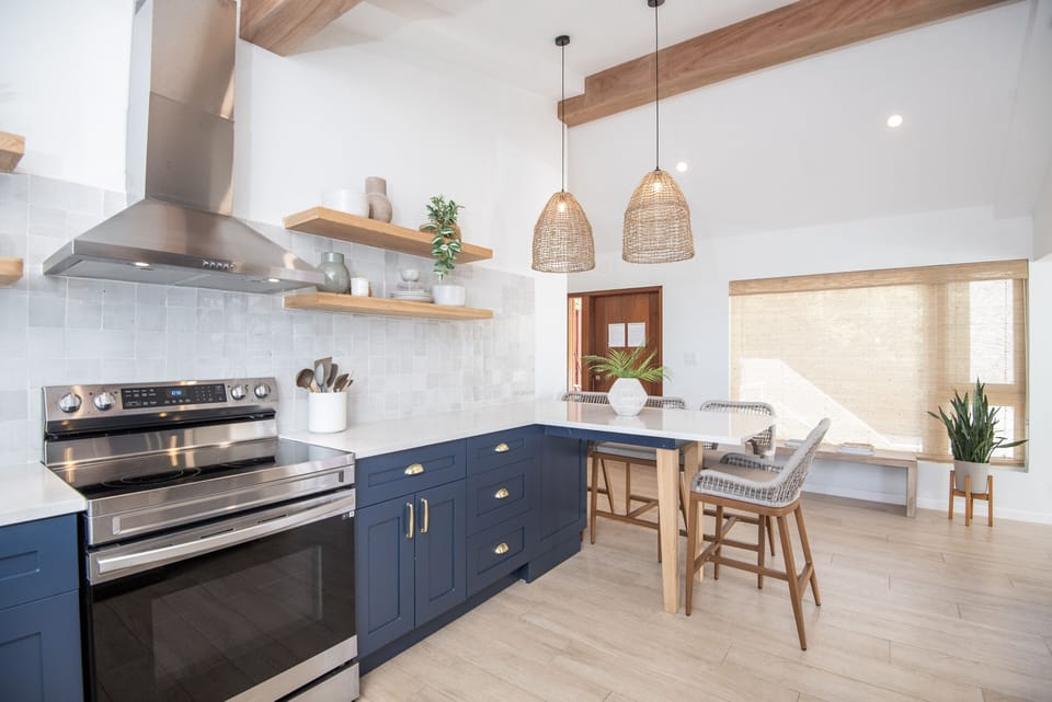 Dining for four at kitchen counters