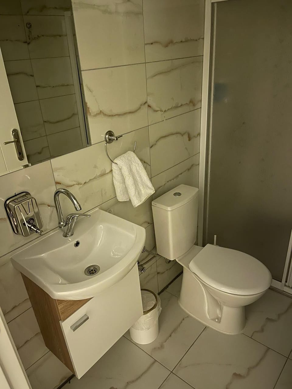 Comfort Room, 1 Bedroom, Non Smoking, Pool View | Bathroom | Shower, hair dryer, towels, soap