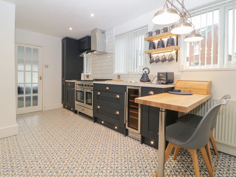 Fridge, dishwasher, electric kettle, toaster