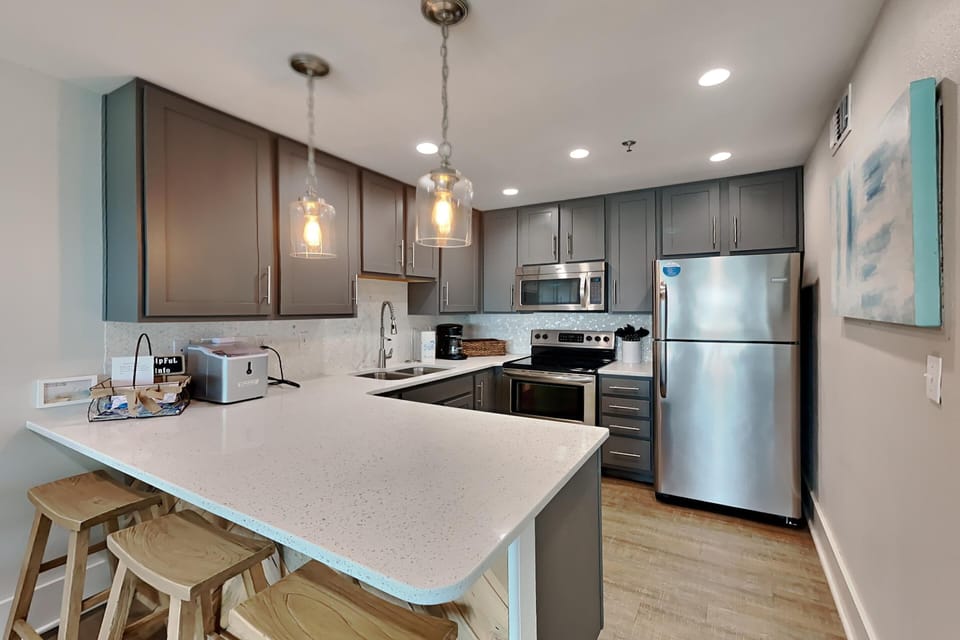 Condo, Multiple Beds, Balcony, Ocean View (#205) | Private kitchen | Fridge, microwave, oven, stovetop