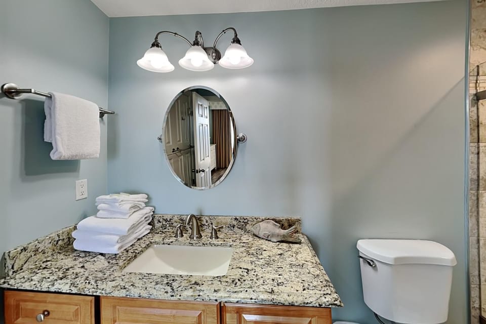 Emerald Isle #2208 by Resort Collection Apartment in Panama City Beach