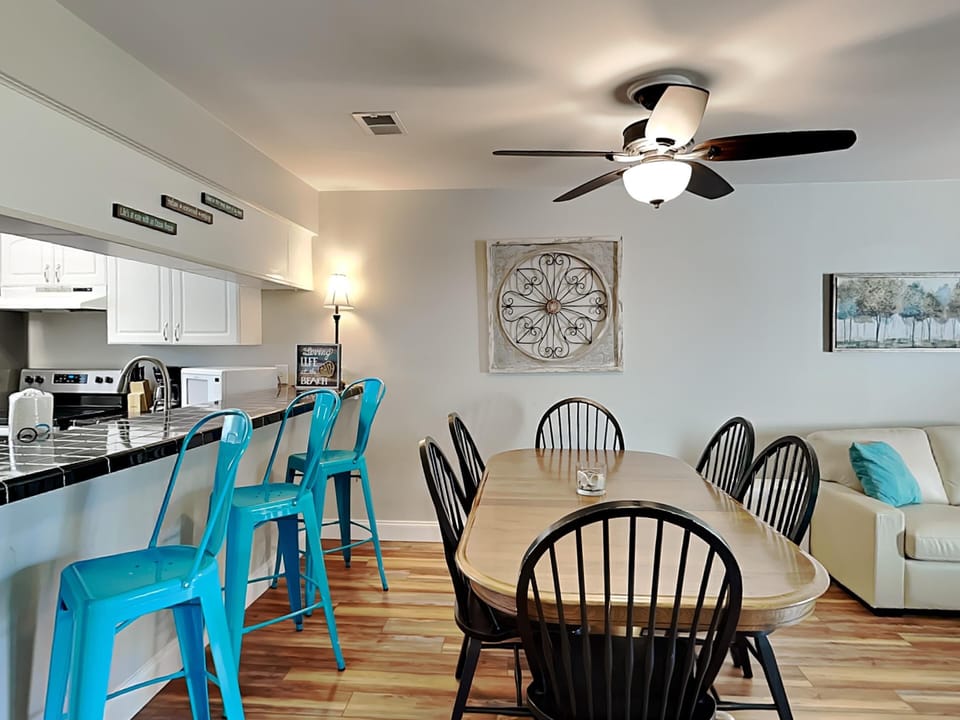 Condo, Multiple Beds, Patio, Pool View | Dining