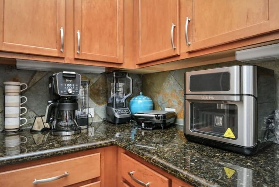 Kitchen - Amenities 