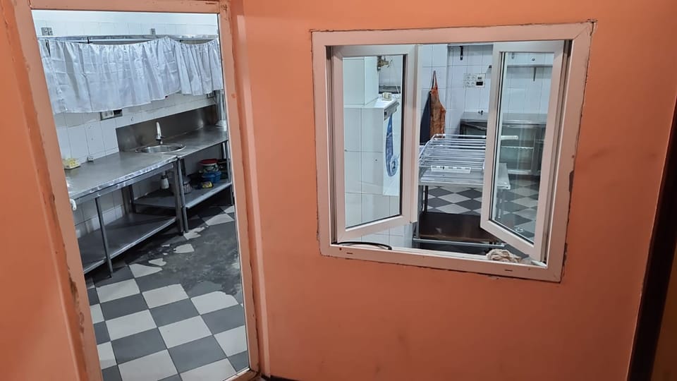 Comfort Shared Dormitory, Women only | Private kitchen | Shared fridge, microwave, oven, stovetop