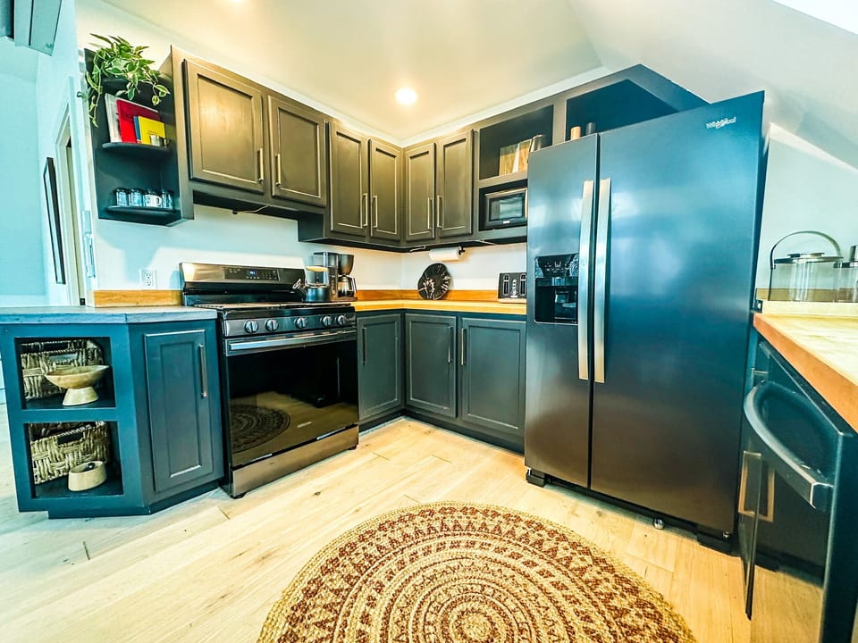 Fully stocked kitchen w/ new appliances and a Cafe coffee maker