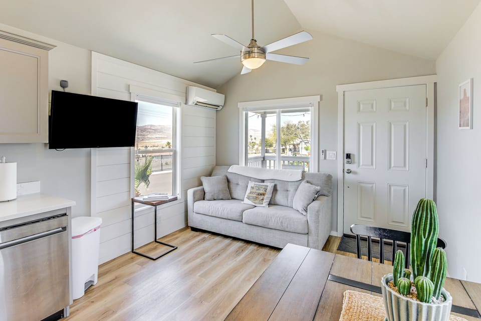 Living Room | Sleeper Sofa | Smart TV | Central Heating