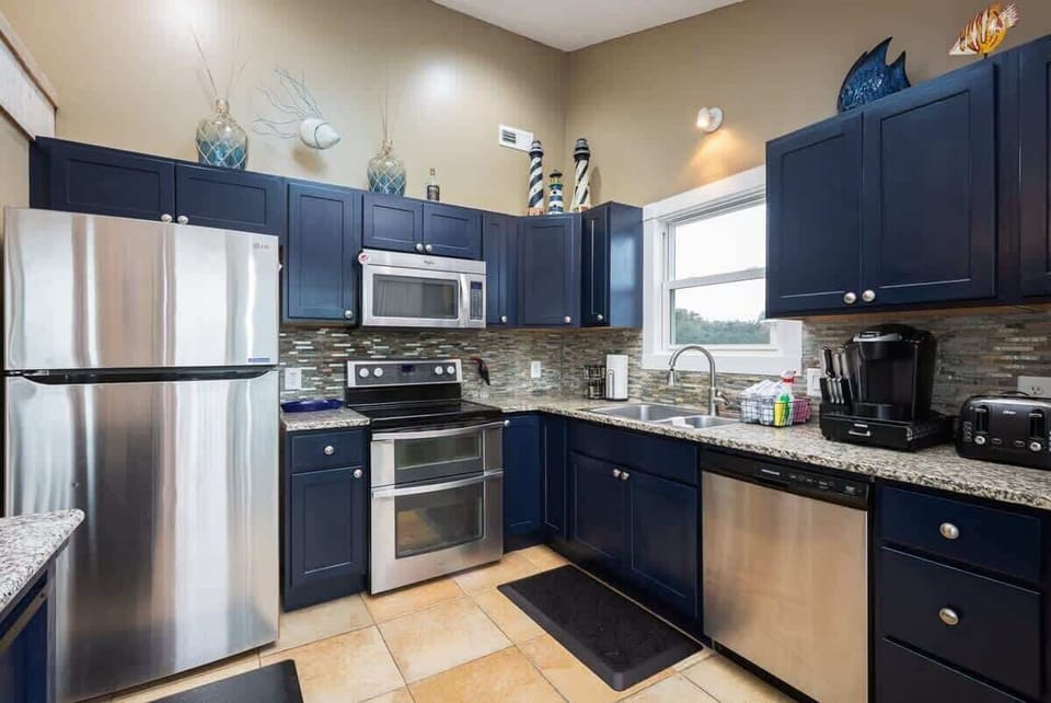 Fully Equipped Kitchen with Modern Amenities