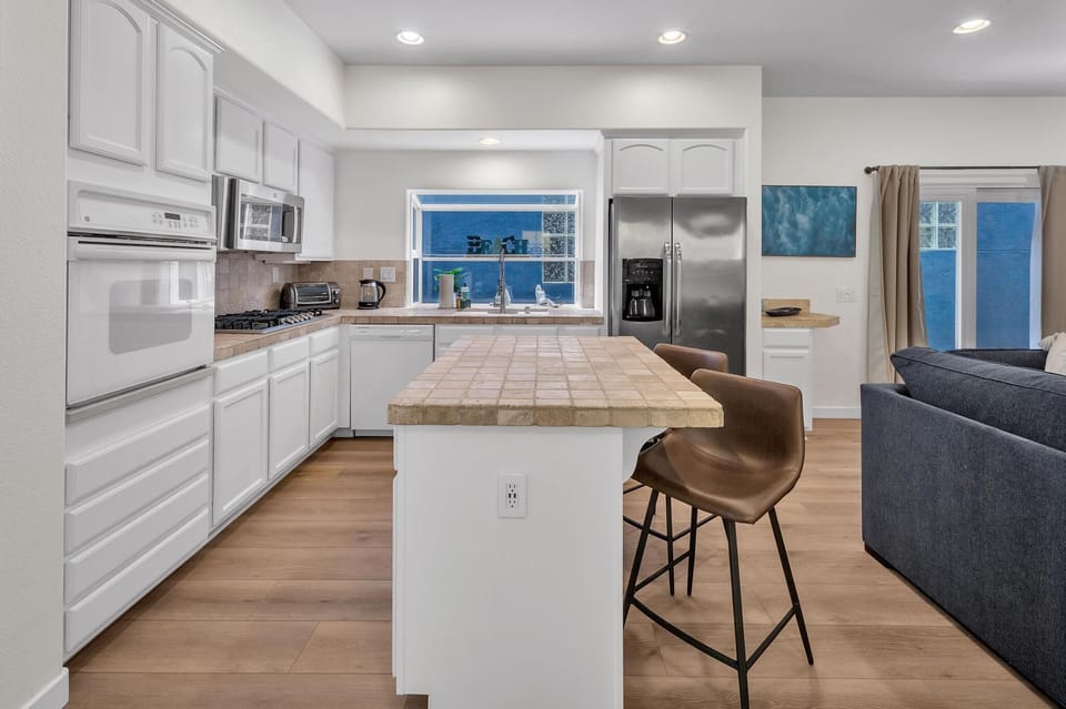 Feel connected to the living room from the kitchen.