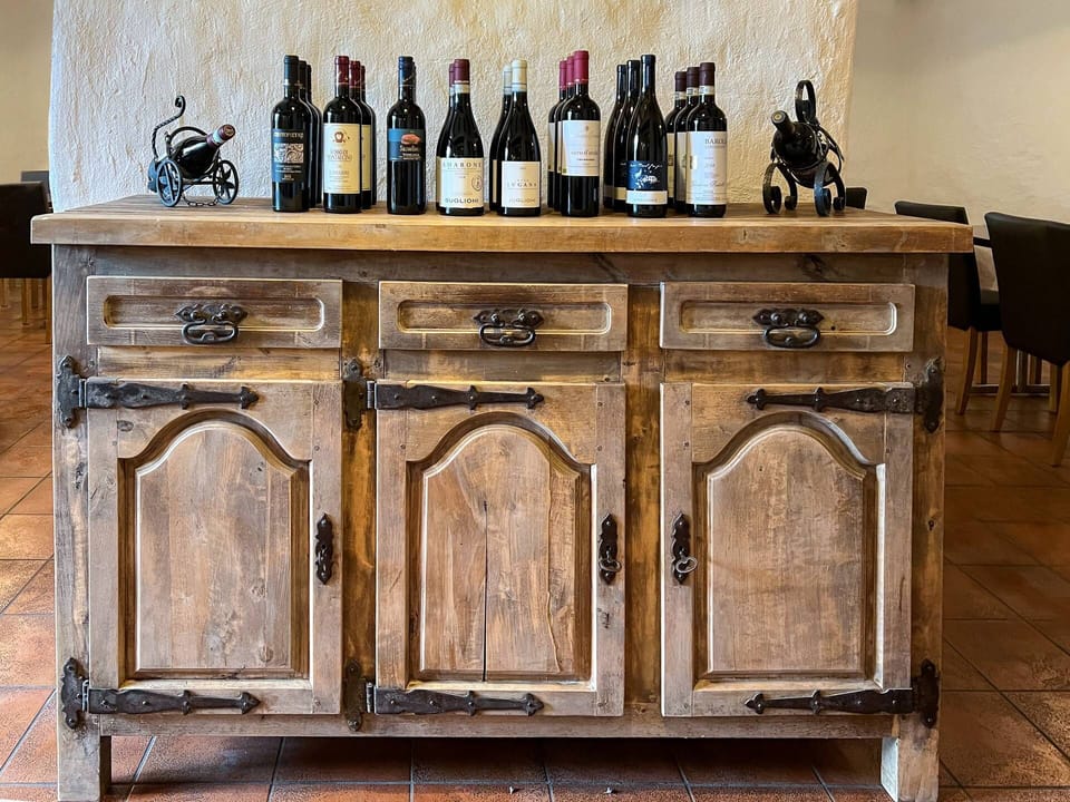 Breakfast, lunch and dinner served