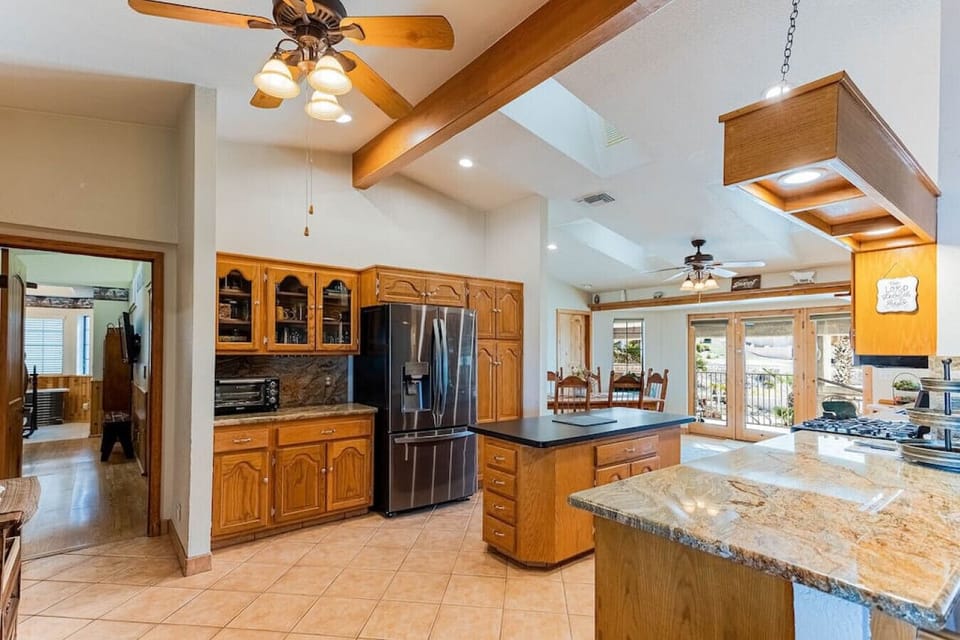 Spacious and fully equipped kitchen