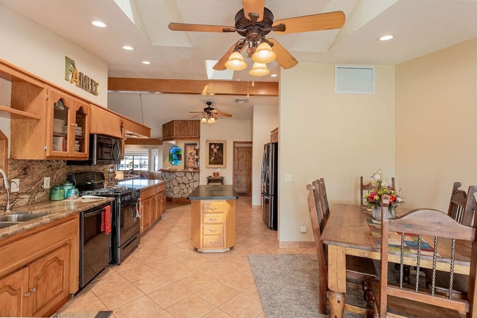 Large entertaining kitchen