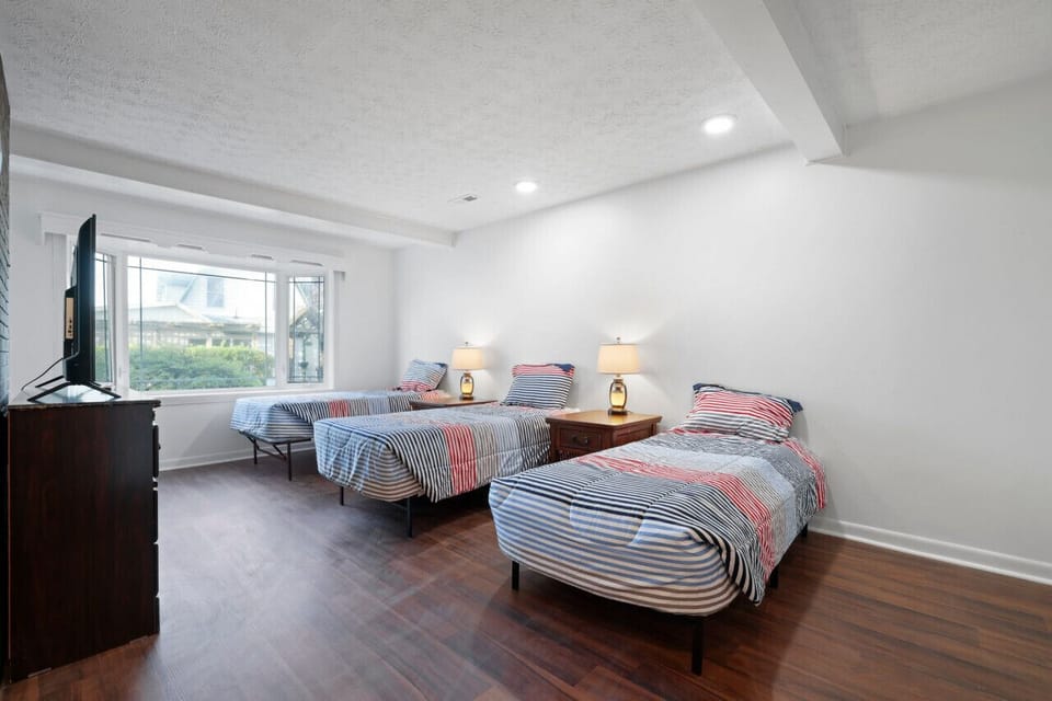 Twin Bedroom