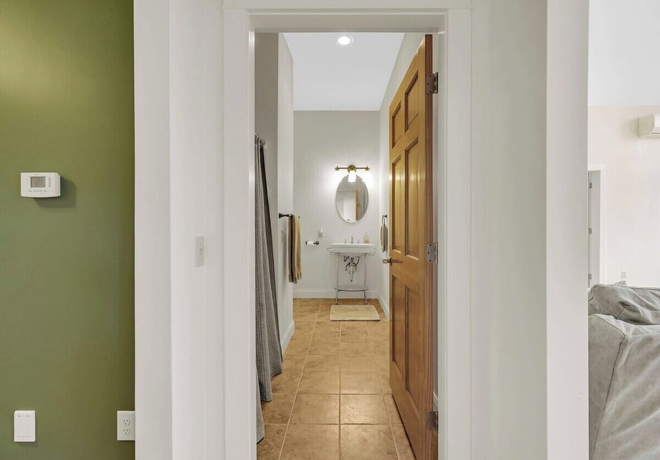Main floor bathroom.