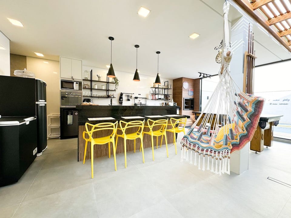 Deluxe Villa | Private kitchen | Full-size fridge, microwave, oven, stovetop