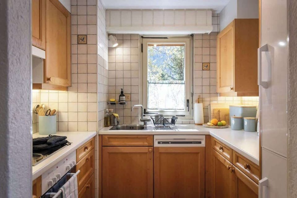 Fully Equipped Kitchen, Oven, Fridge Freezer, Dishwasher