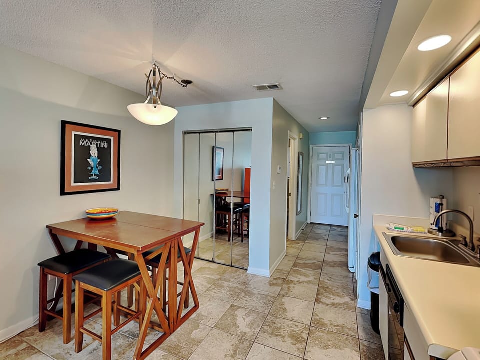 Dining Area - Table for Four