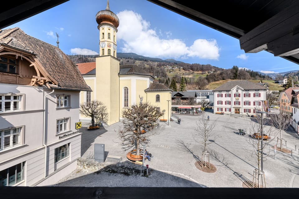 Deluxe House | 6 bedrooms, in-room safe, iron/ironing board, free WiFi