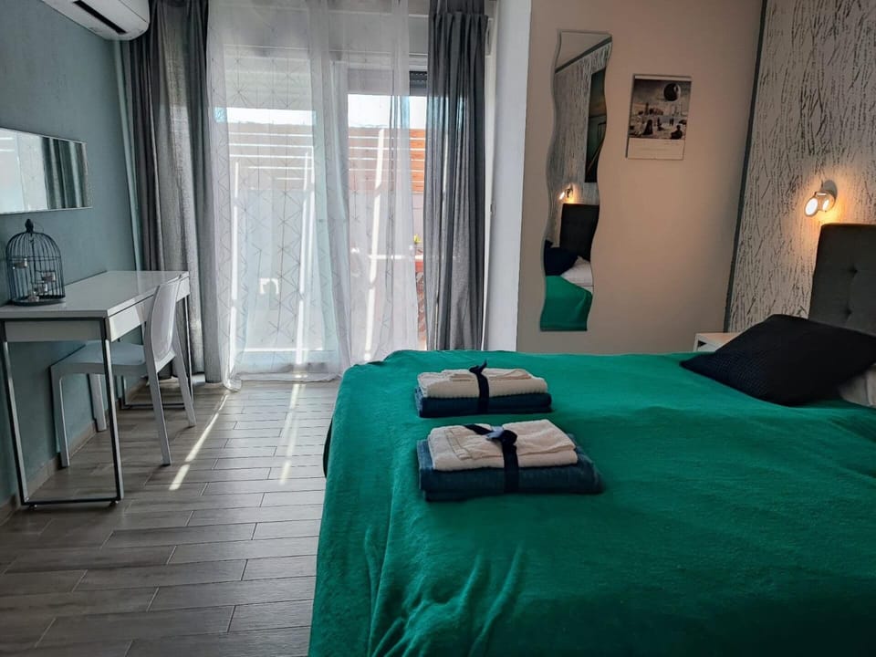 1 bedroom, iron/ironing board, WiFi (free), bed sheets
