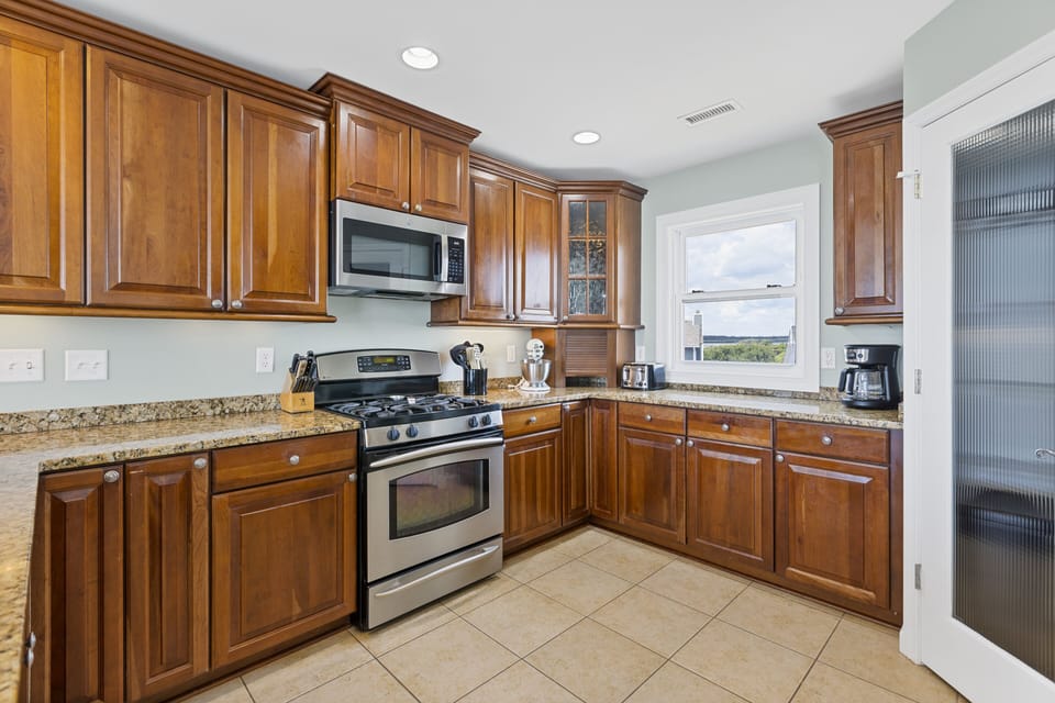 Full Kitchen