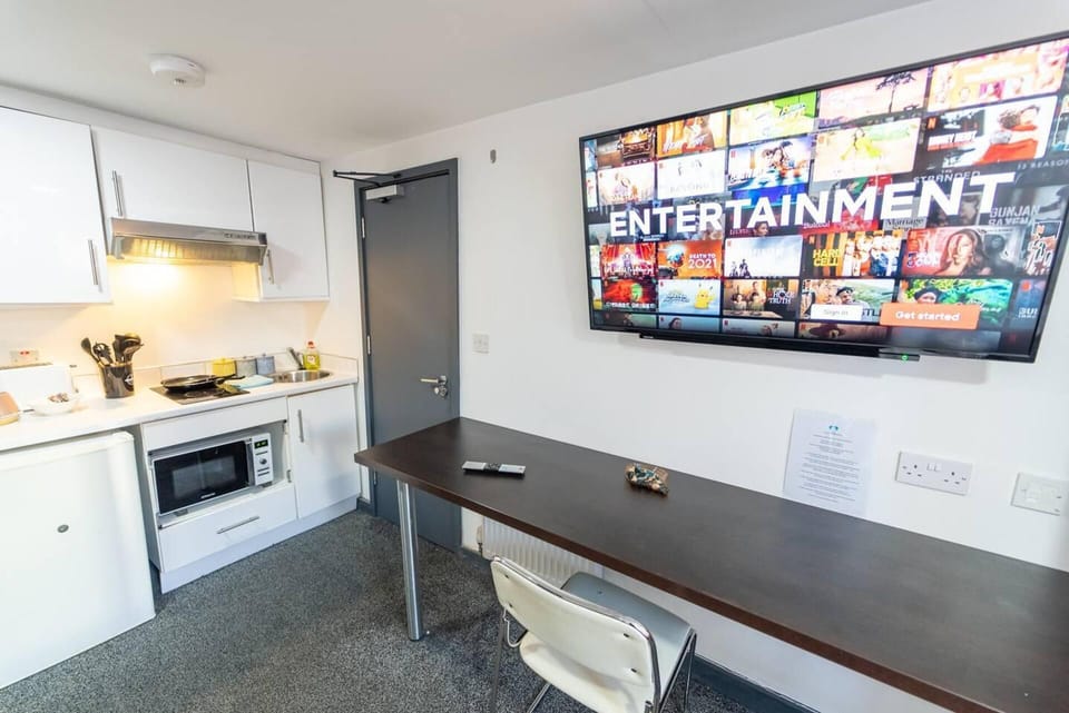 Studio | Private kitchen | Fridge, oven, stovetop, dishwasher