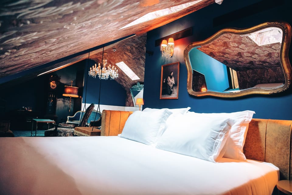 World's Pearls (Bath) | Minibar, blackout drapes, WiFi (free), bed sheets