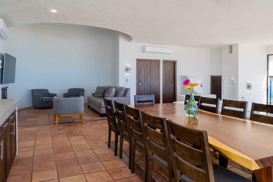 Living and dining area