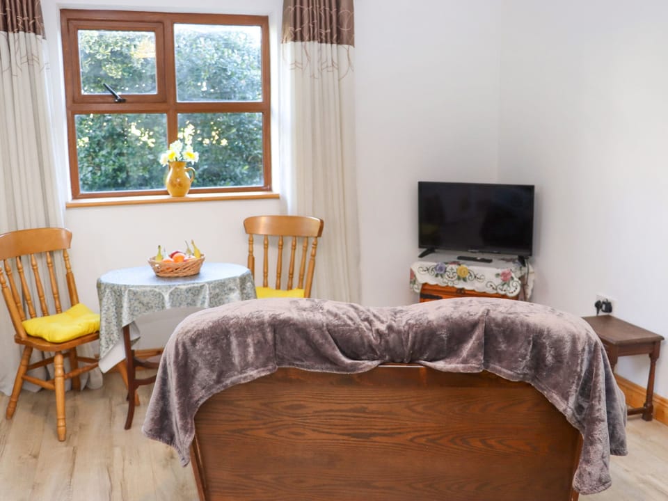 Cottage | 1 bedroom, individually decorated, individually furnished, free WiFi