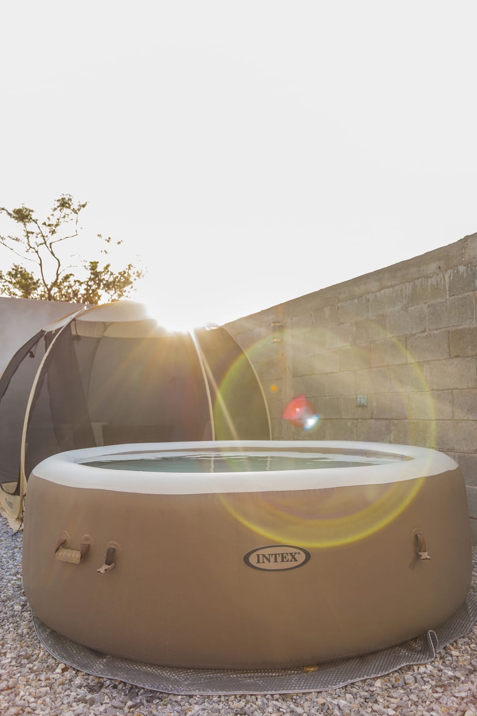 Outdoor spa tub