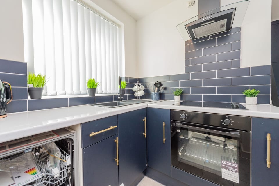 Premium Studio, Ensuite, Garden View (Annexe) | Shared kitchen