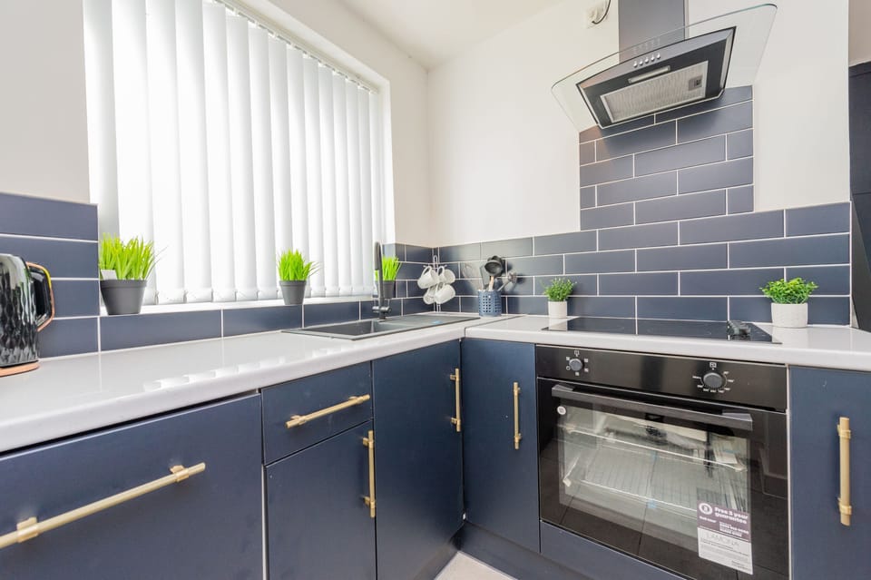 Premium Studio, Ensuite, Garden View (Annexe) | Shared kitchen