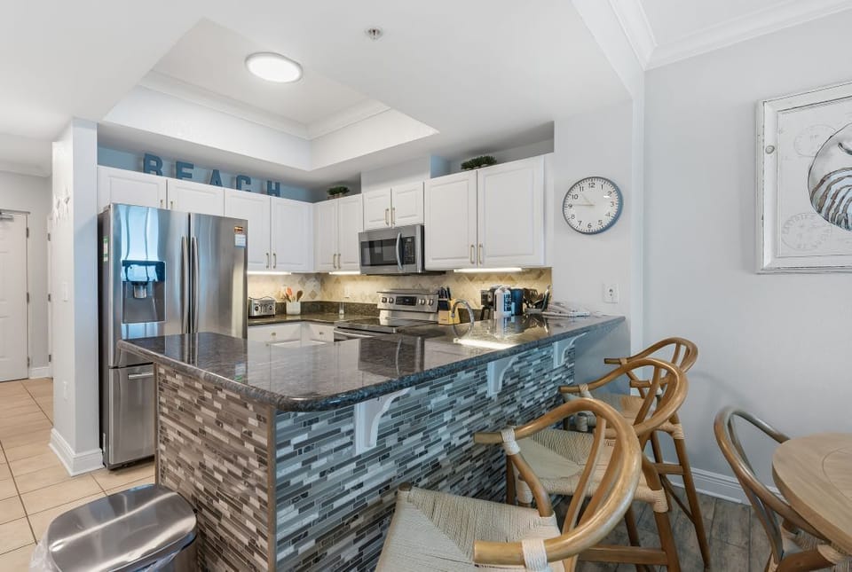 Crystal Tower 1204 Kitchen Counter Seats 3