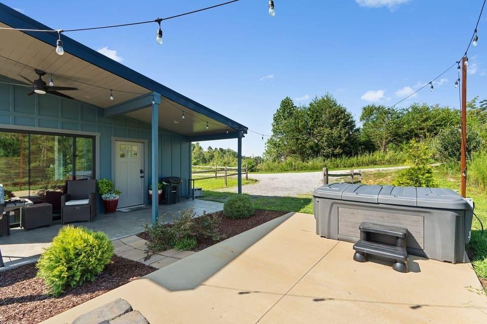 Side Patio with Hot tub
