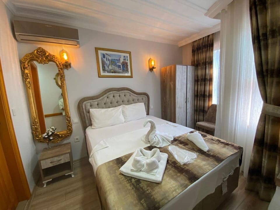 Deluxe Double Room | Premium bedding, memory foam beds, minibar, in-room safe