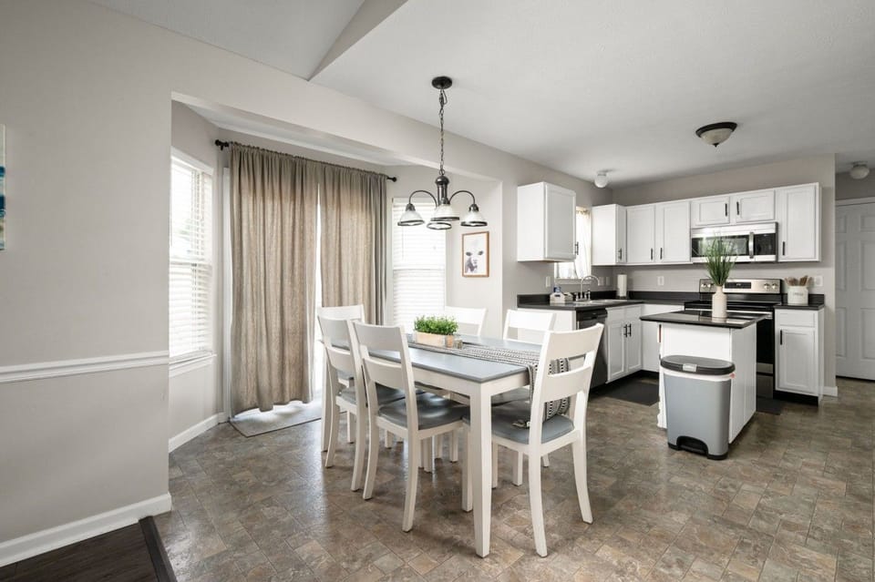 Dining area next to the kitchen