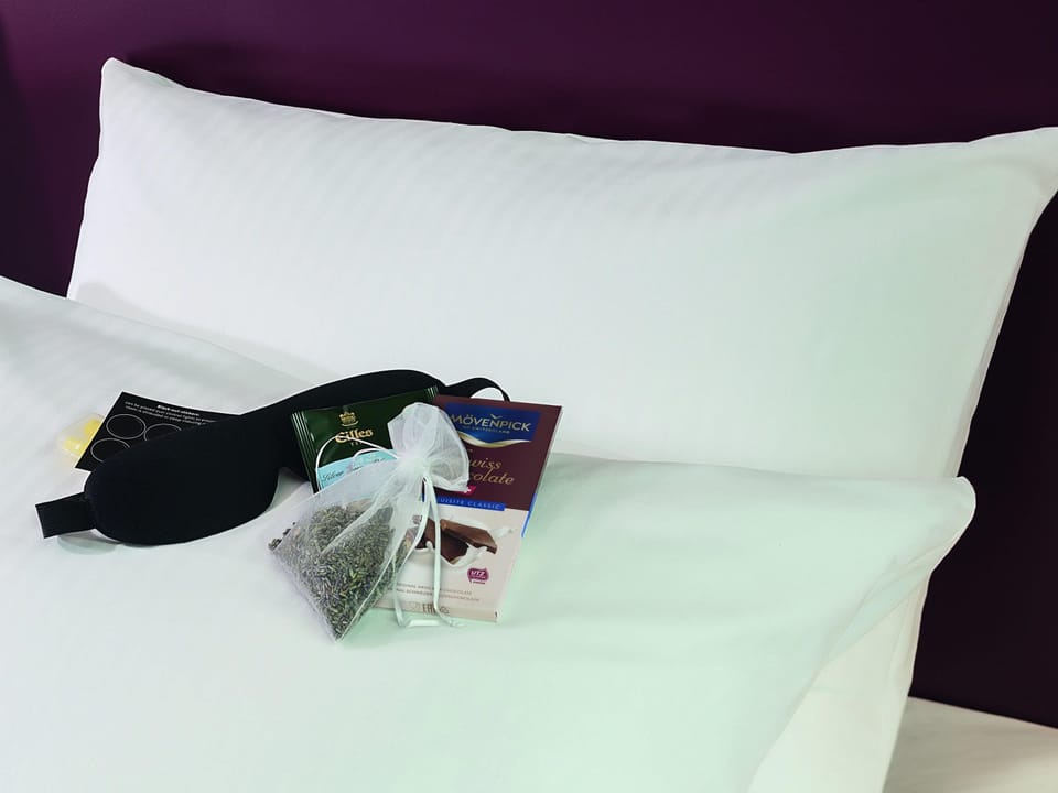 Room, 1 Queen Bed (Sleep) | Hypo-allergenic bedding, minibar, in-room safe, desk
