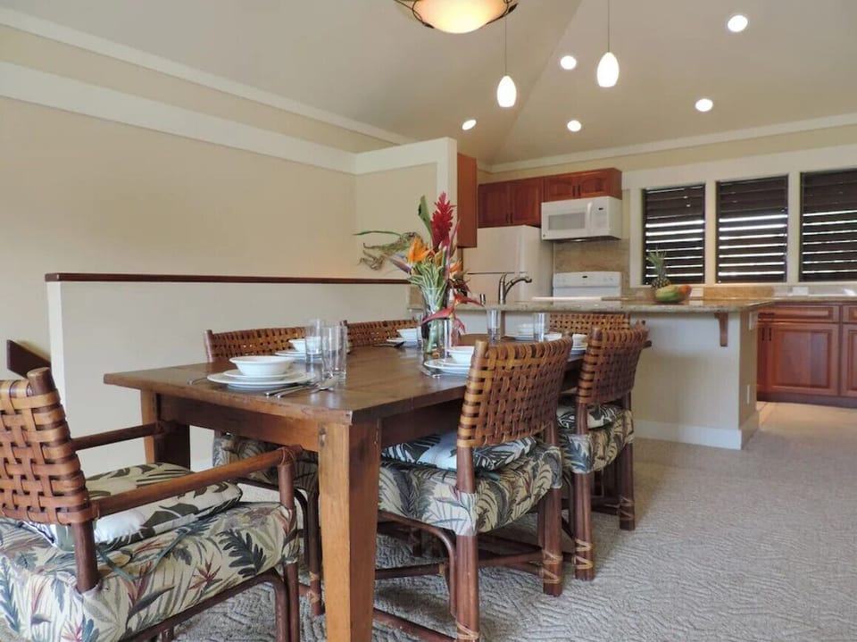 Large open dining, living, kitchen