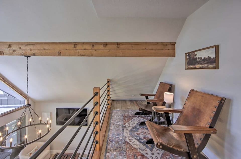 Lofted Lounge