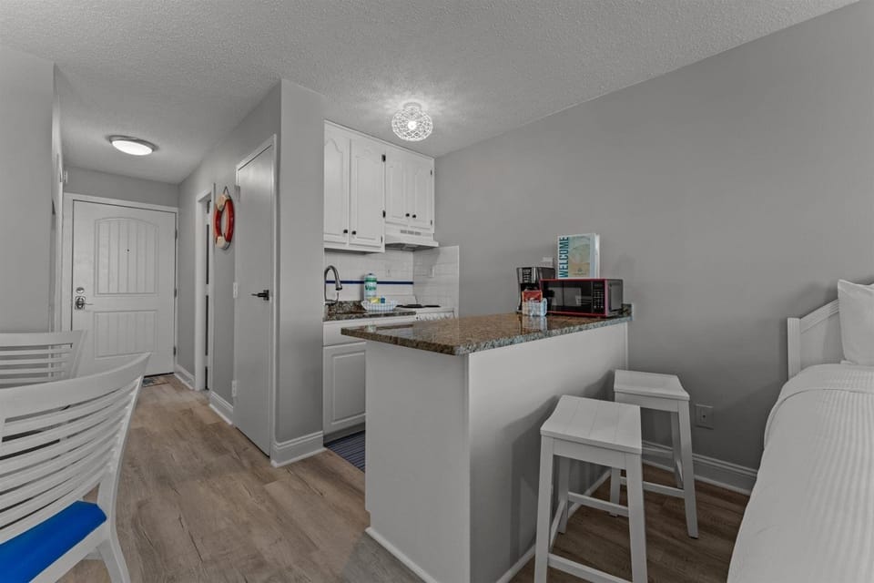 Studio, 2 Queen Beds (Top of The Gulf 306 ) | Exterior