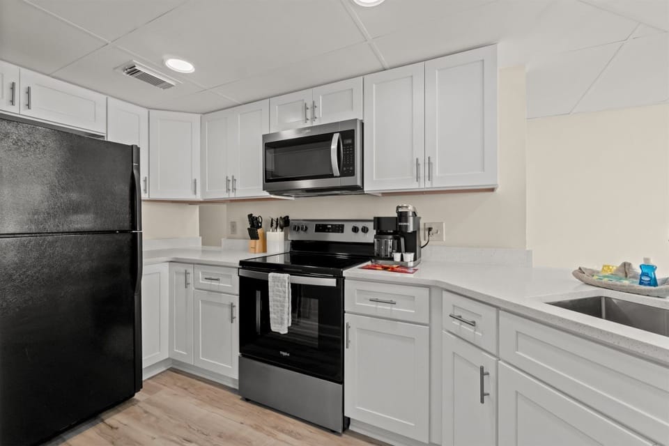 Condo, 1 King Bed with Sofa bed (Aquavista 804E) | Exterior