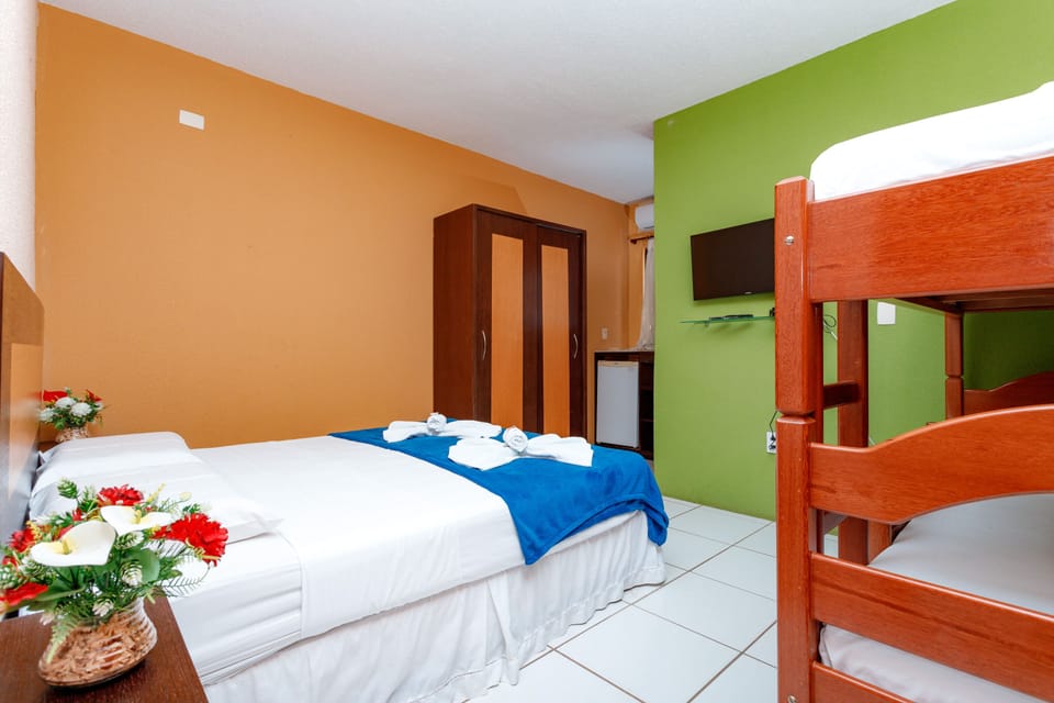 Family Room | Minibar, free WiFi, bed sheets